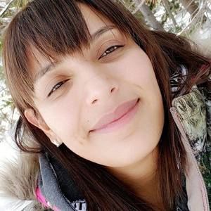 Meet your Posher, Sintia